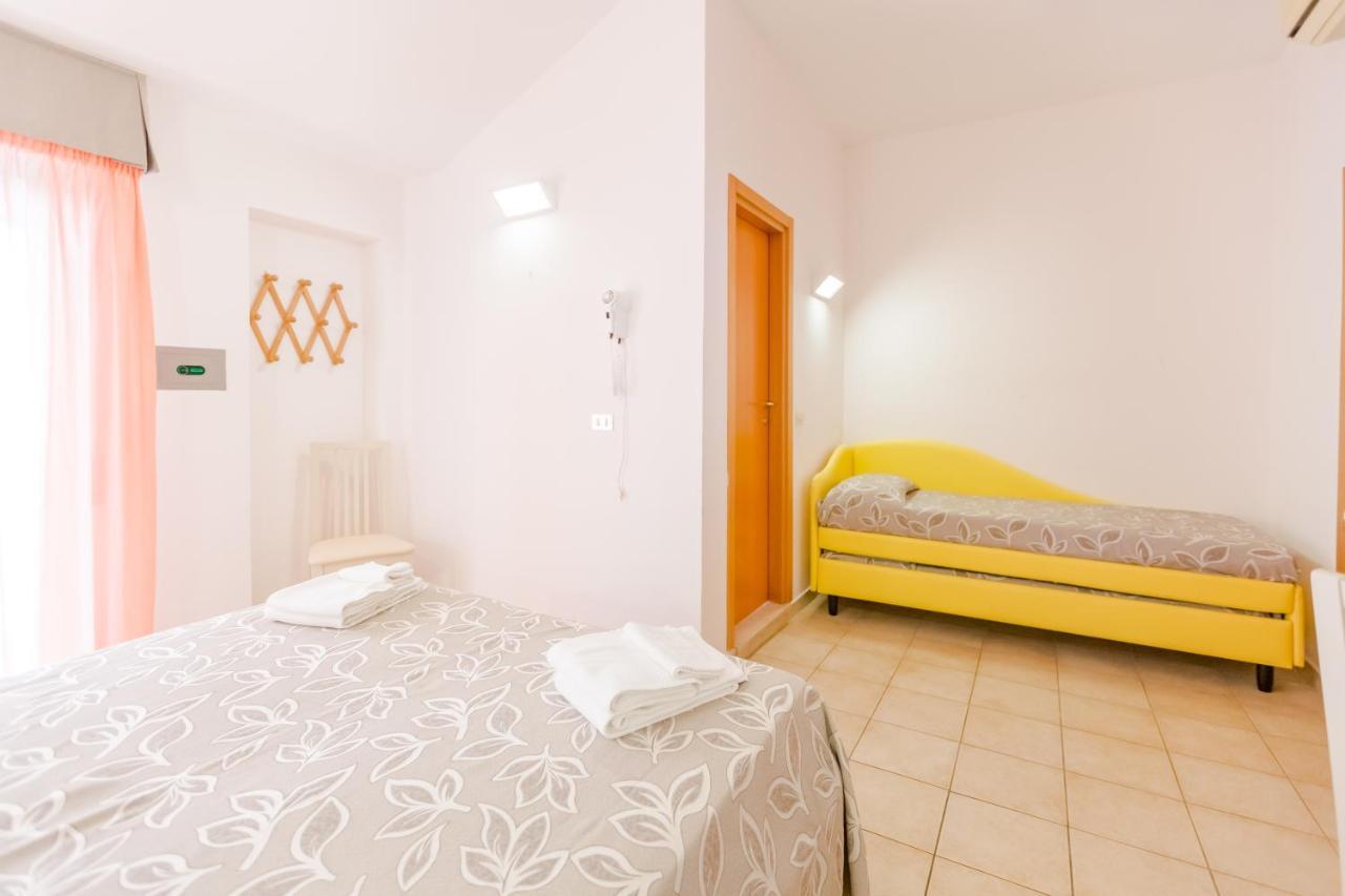 Hotel Bagli Ріміні Екстер'єр фото